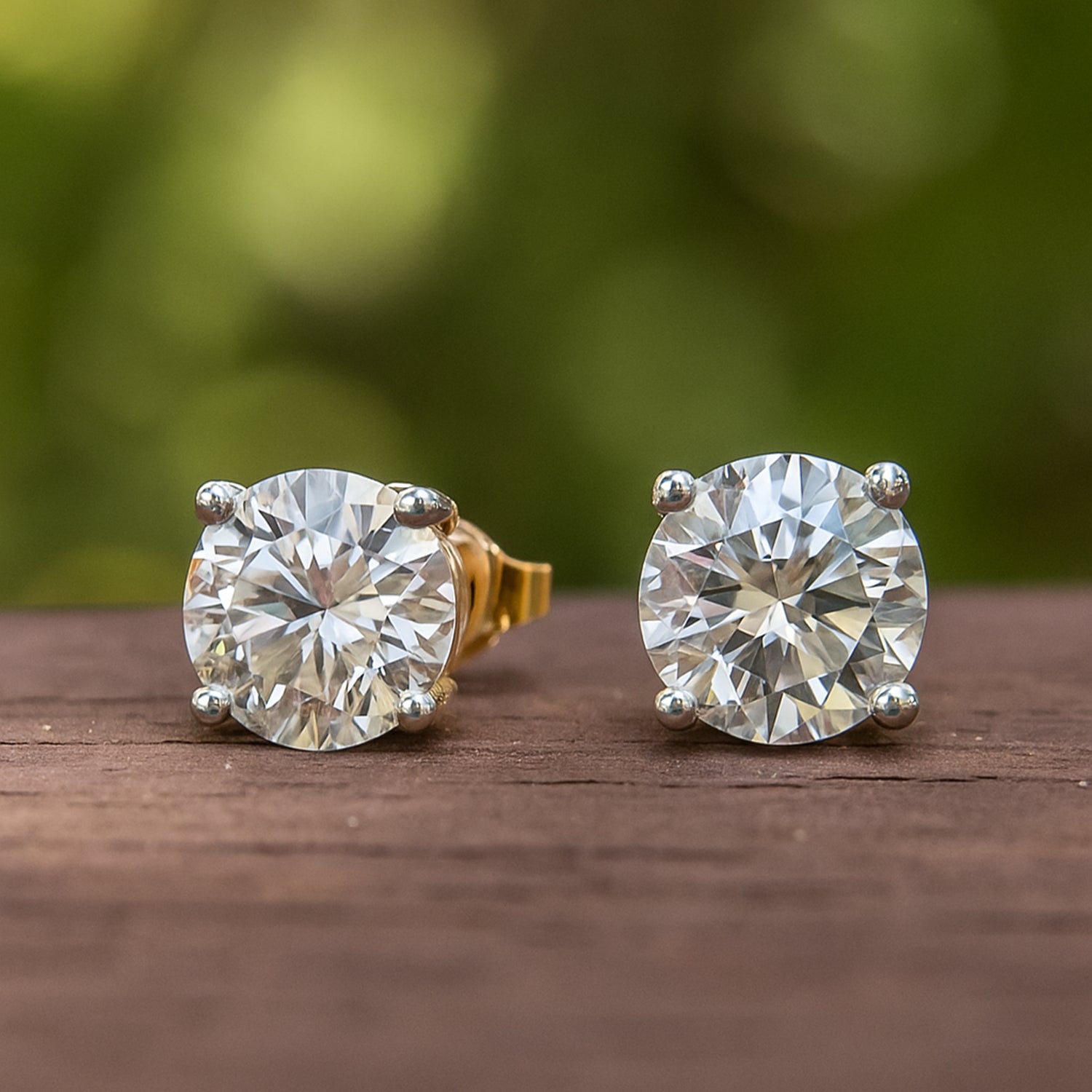 Sparkles 6.48 Carat Solitaire Stud Diamond Earring