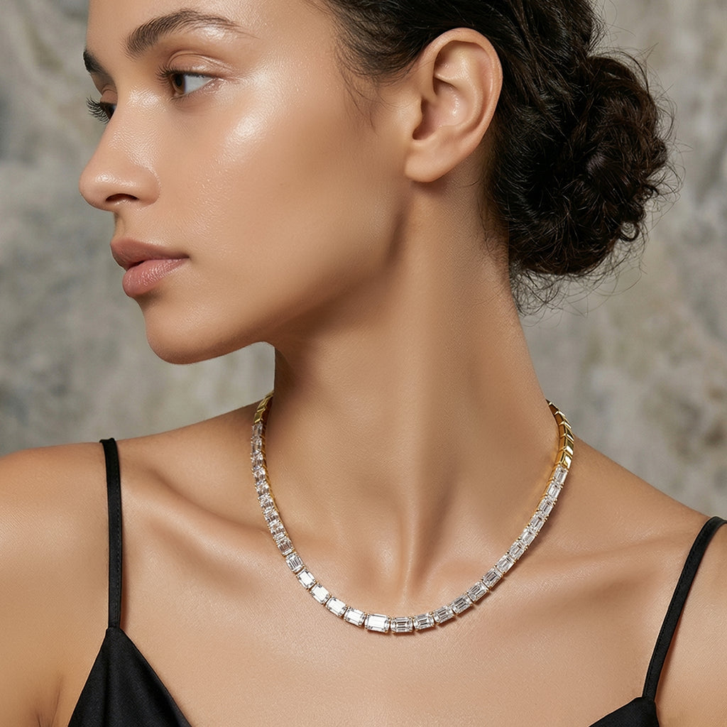 Sparkles Emerald Line With Brillant Y Drop Diamond Necklace