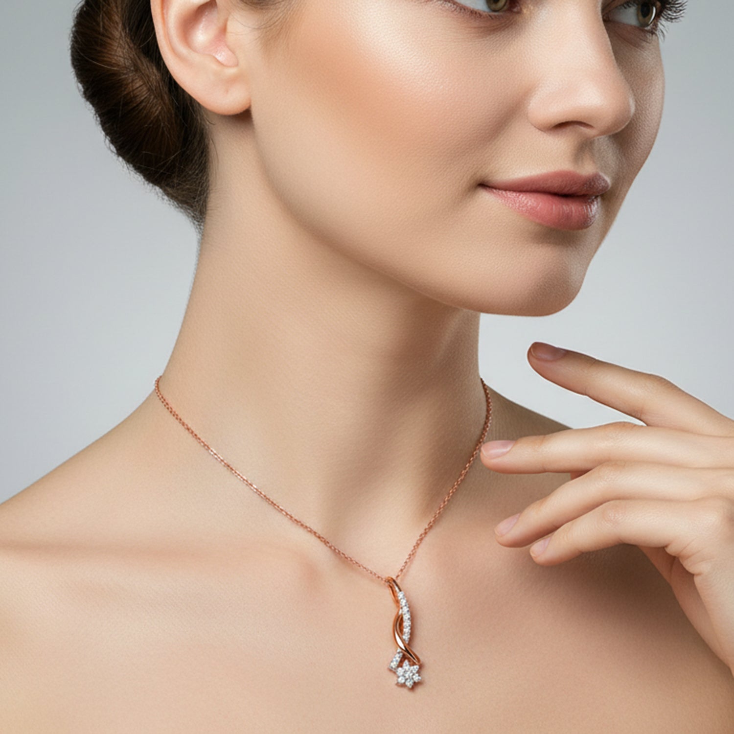 0.16 Ct Diamond Pendant Necklace in 14Kt