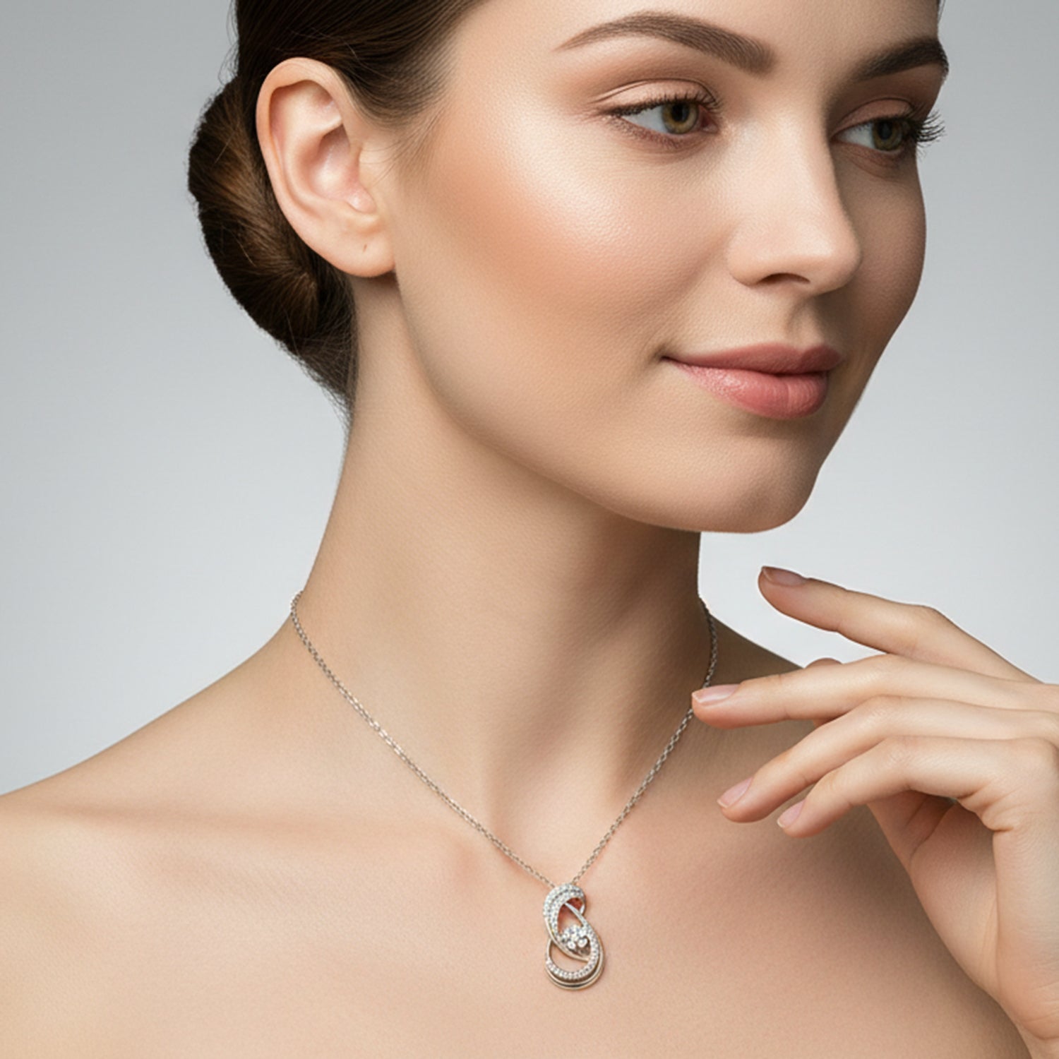 0.21 Ct Diamond Pendant Necklace in 14Kt